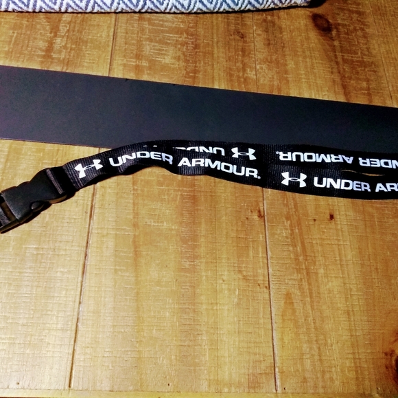 Under Armour out of sight lanyard keychain ID Holder black… - Picture 2 of 4